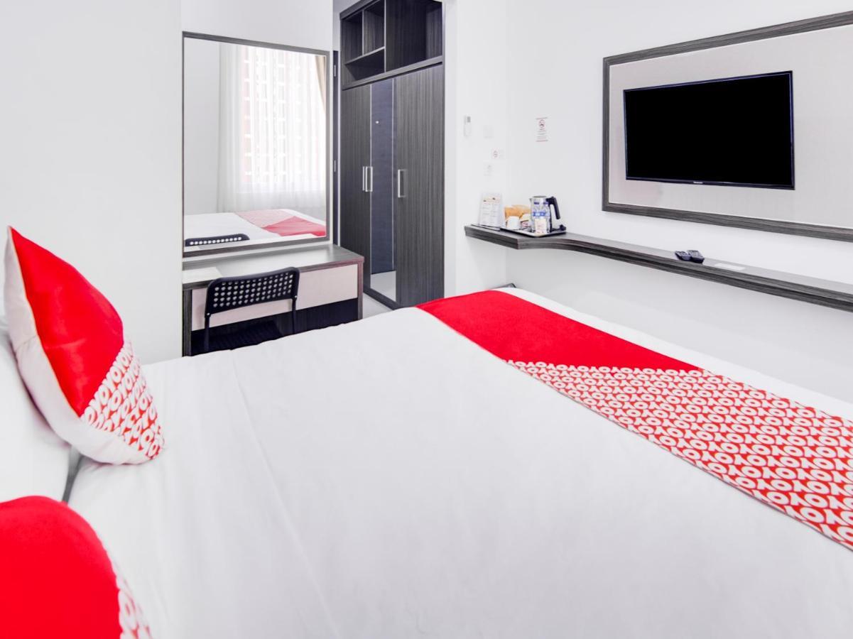 Hotel Oyo 2233 Bell's Place 2*